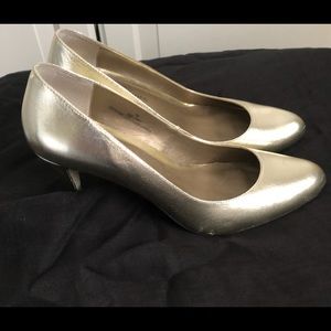 Towne Shoes - Gold Pumps
